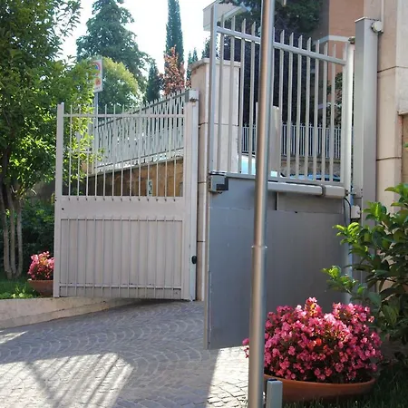 Madre Chiara Domus Affittacamere Roma